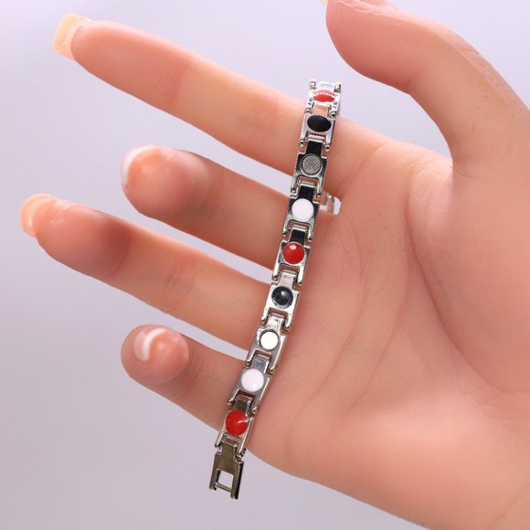 Stainless steel bracelet with easy clip lock. - Picture 4 of 12